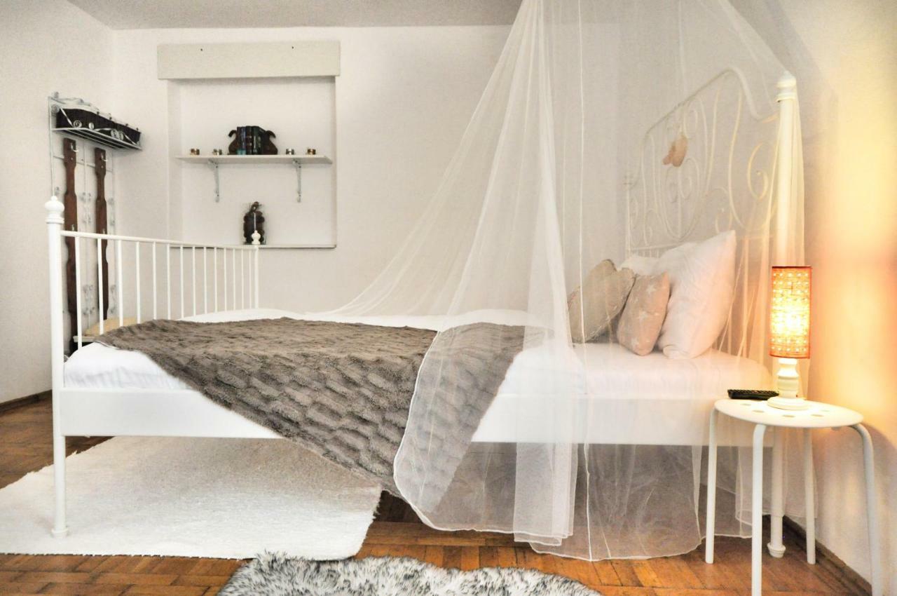 Pine House Apartman Brassó Kültér fotó