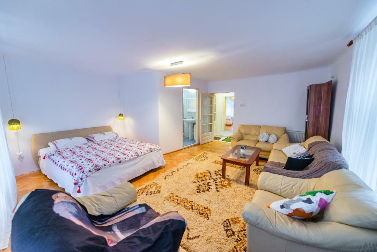 Pine House Apartman Brassó Kültér fotó