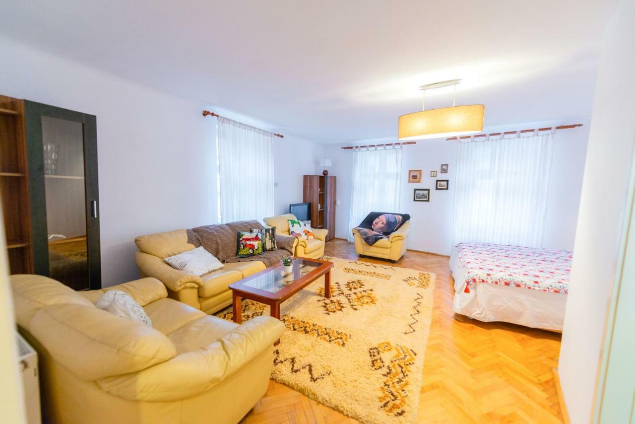 Pine House Apartman Brassó Kültér fotó