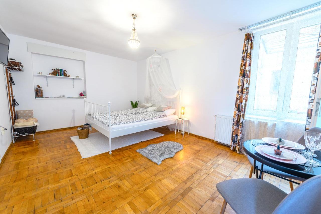Pine House Apartman Brassó Kültér fotó